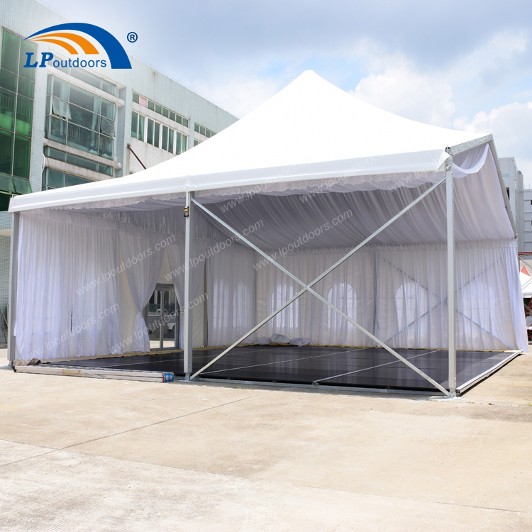 Роскошная смешанная высокая пиковая палатка с подкладкой для соревнований на открытом воздухе
